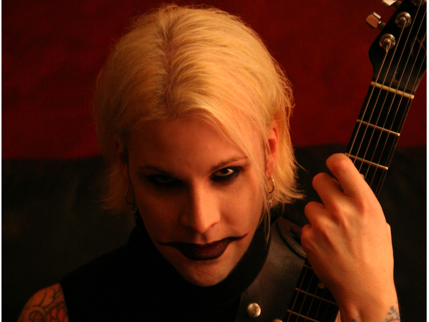 John 5 shows you how to combine sweeping and tapping in one lick